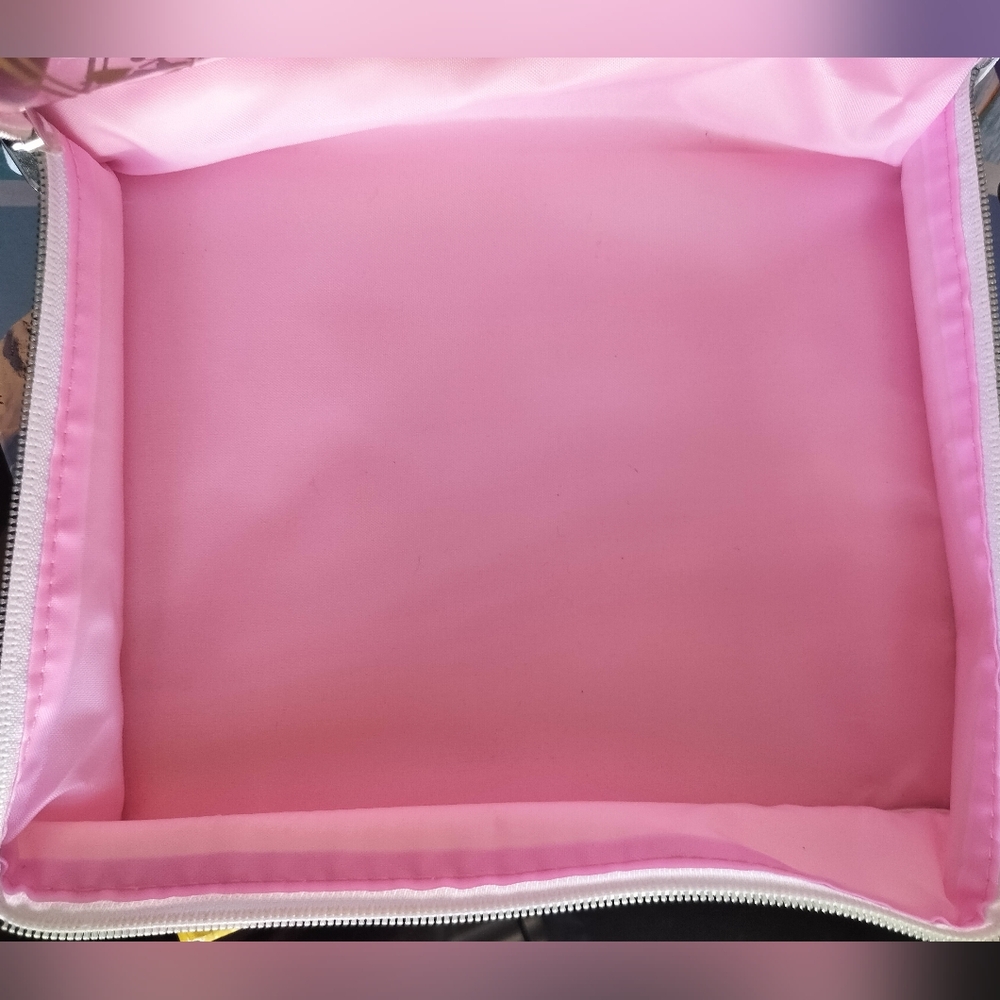 Wet N Wild Alice in Wonderland Cosmetic Bag Limited Edition - Picture 6 of 14